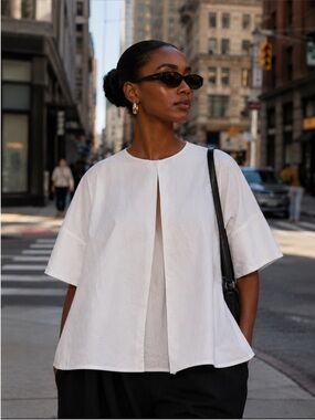 RAE Minimalist White Short-Sleeve Front-Pleat Top